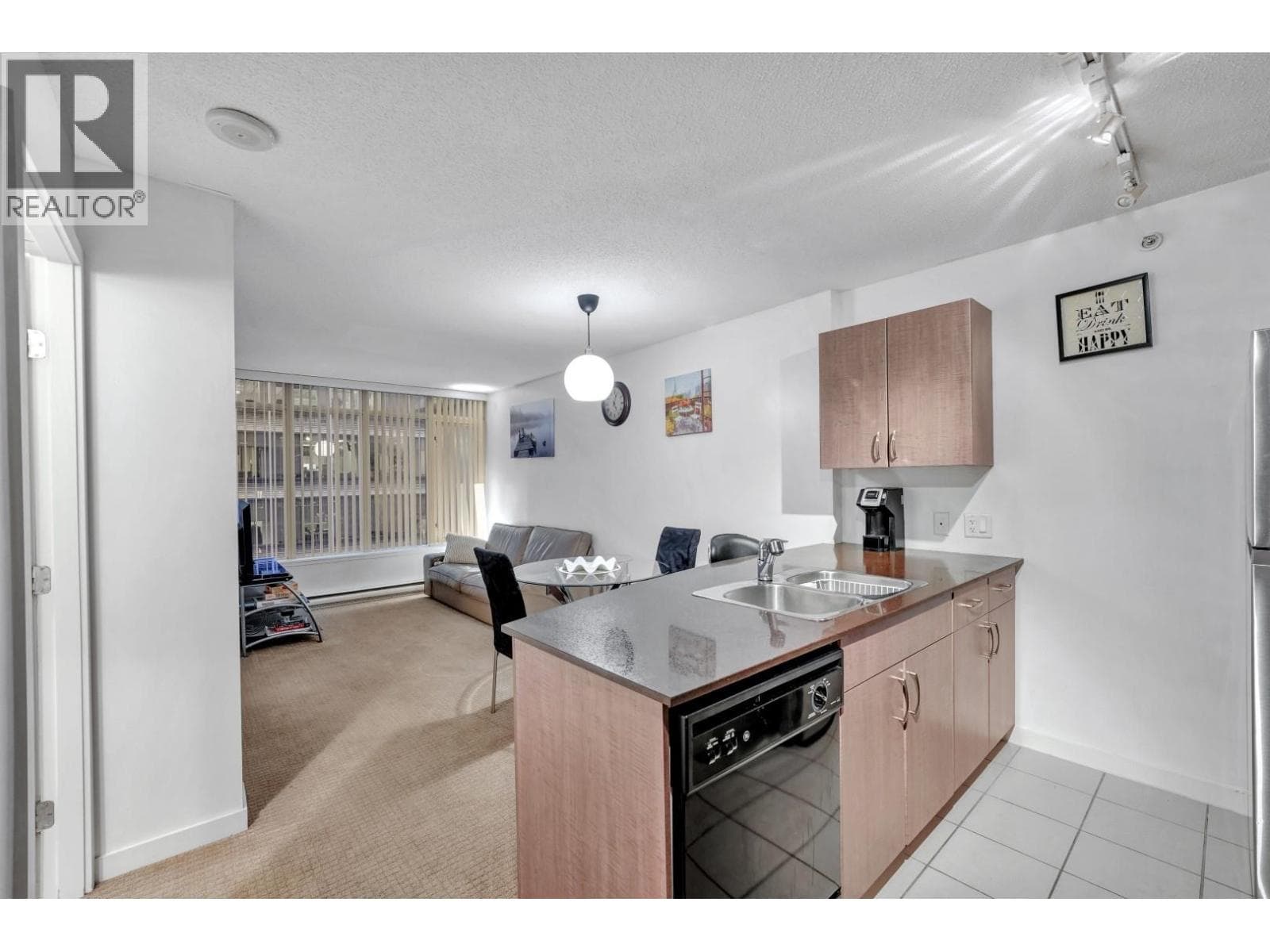 1 bed 1 bath single family at 1506 610 GRANVILLE STREET — $570,000