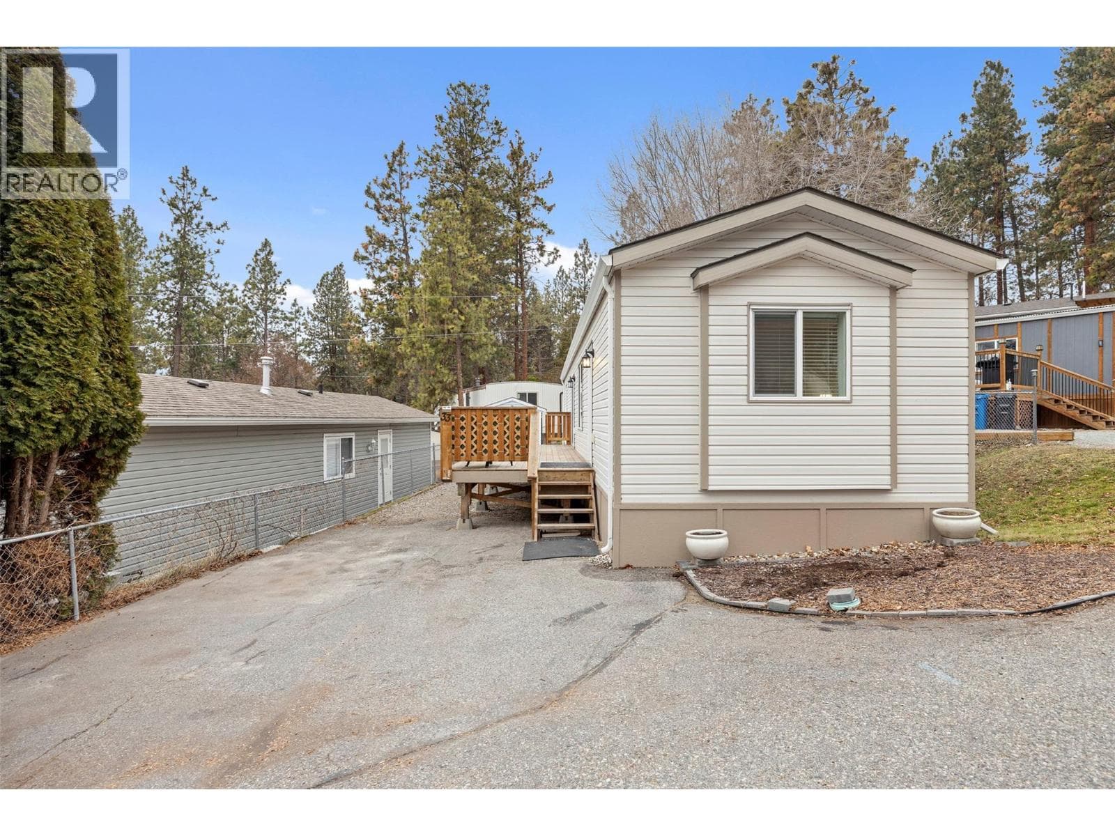 1860 Boucherie Road Unit# 33 photo 2