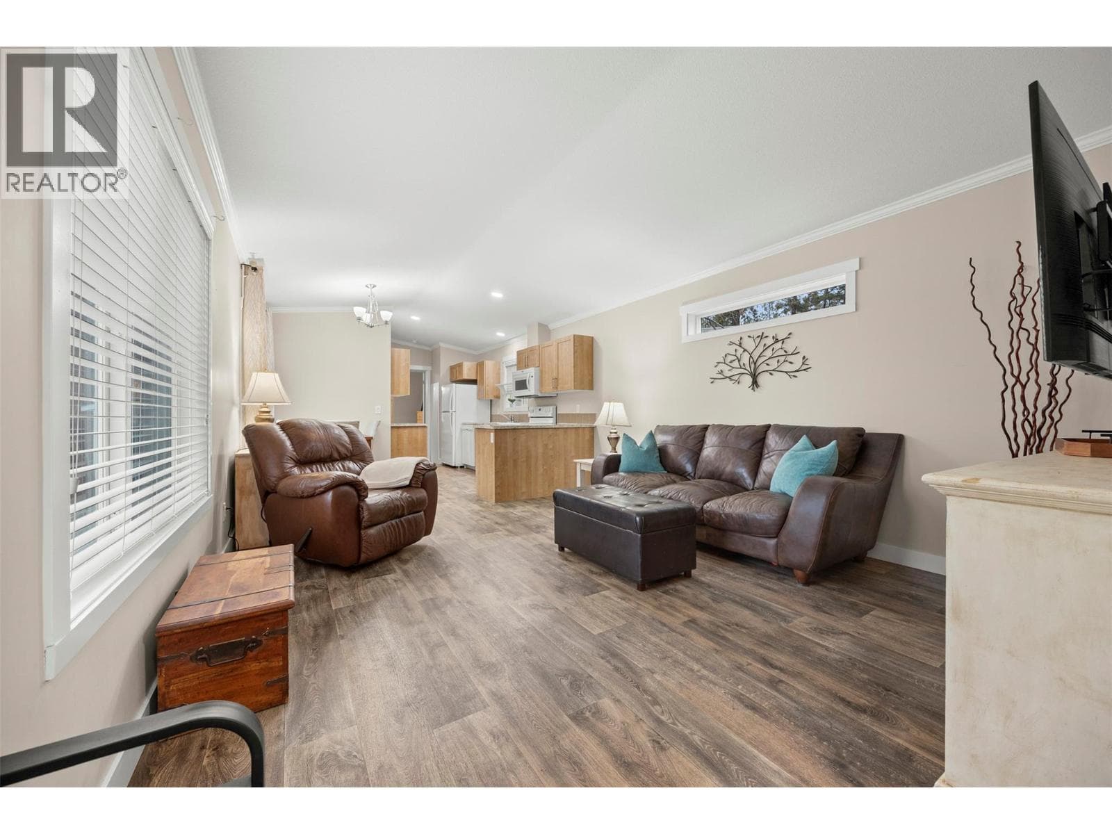1860 Boucherie Road Unit# 33 photo 4