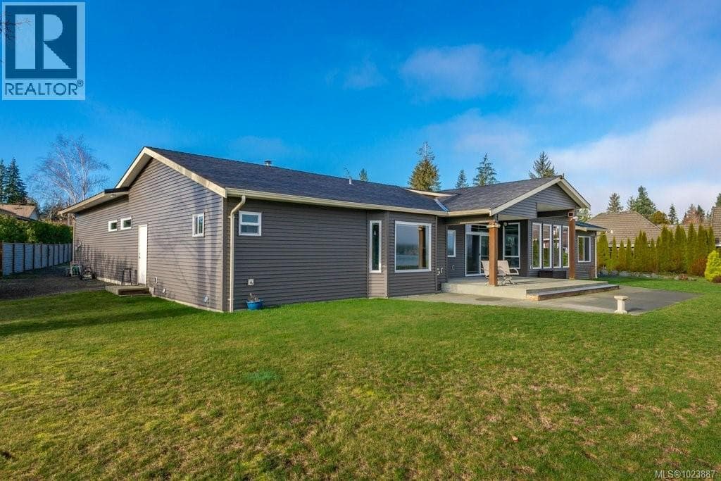 3885 Discovery Dr photo 3