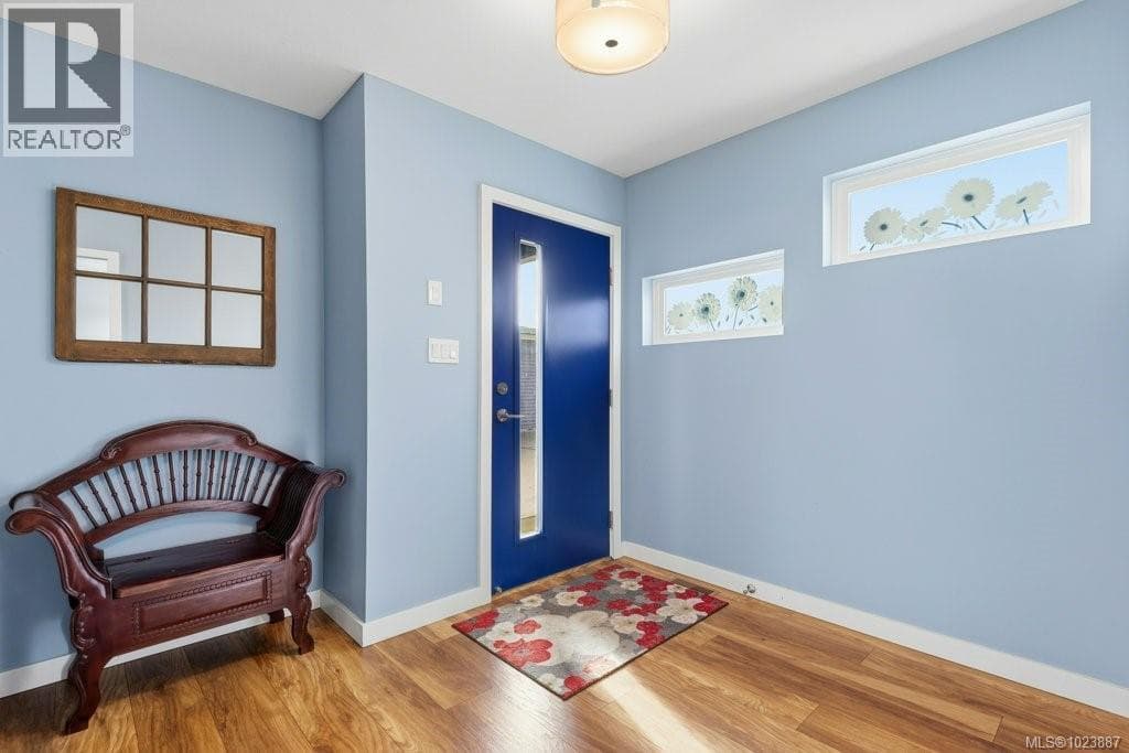 3885 Discovery Dr photo 4