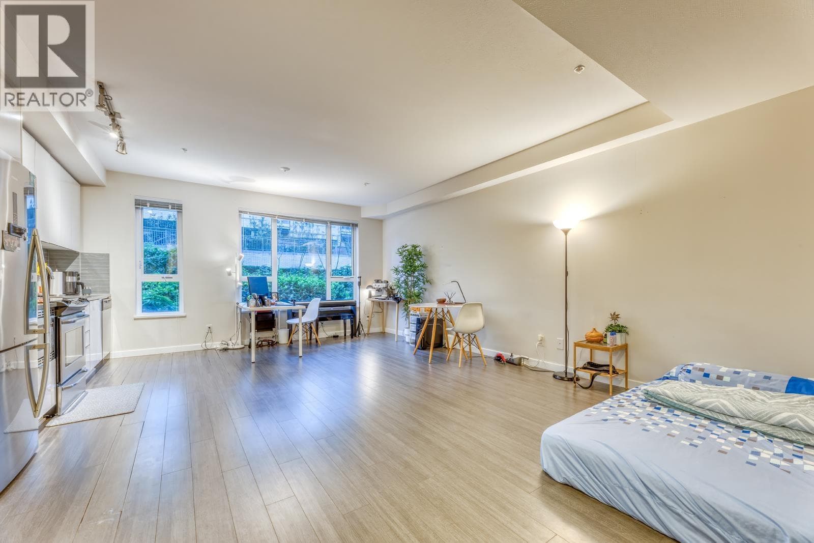 201 9877 UNIVERSITY CRESCENT photo 5