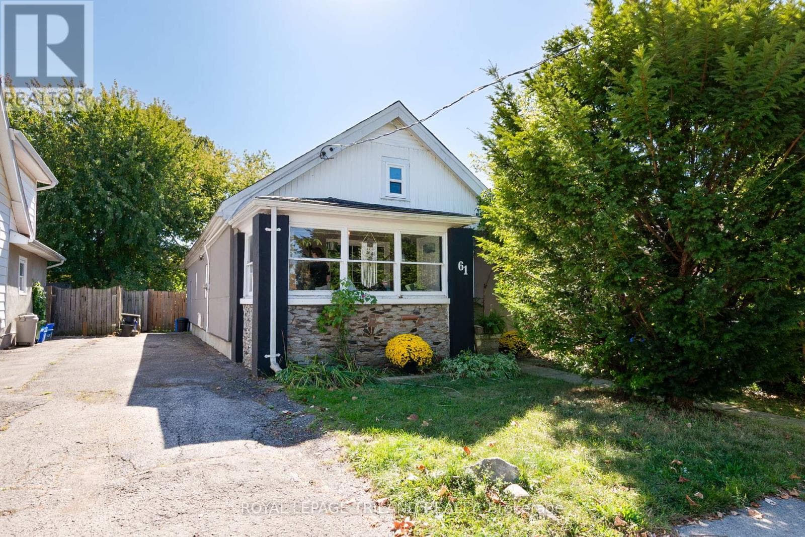 3 bed 1 bath single family at 61 BRISCOE STREET W — $389,900