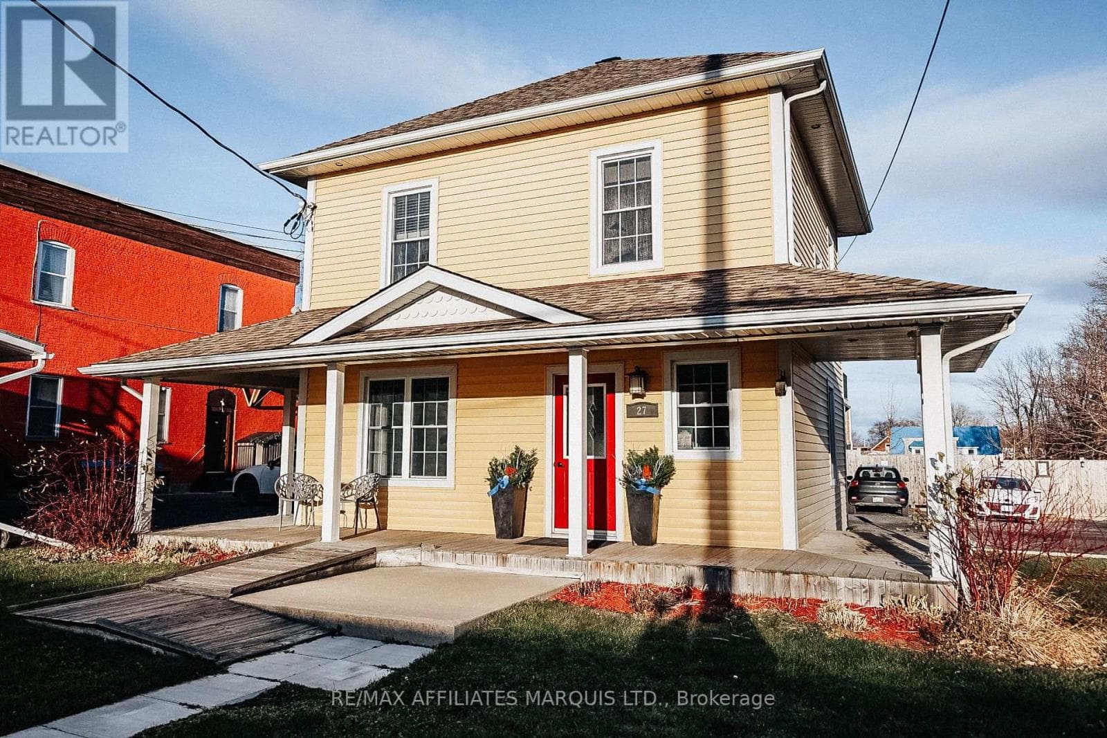 25-27 MAIN STREET N photo 2