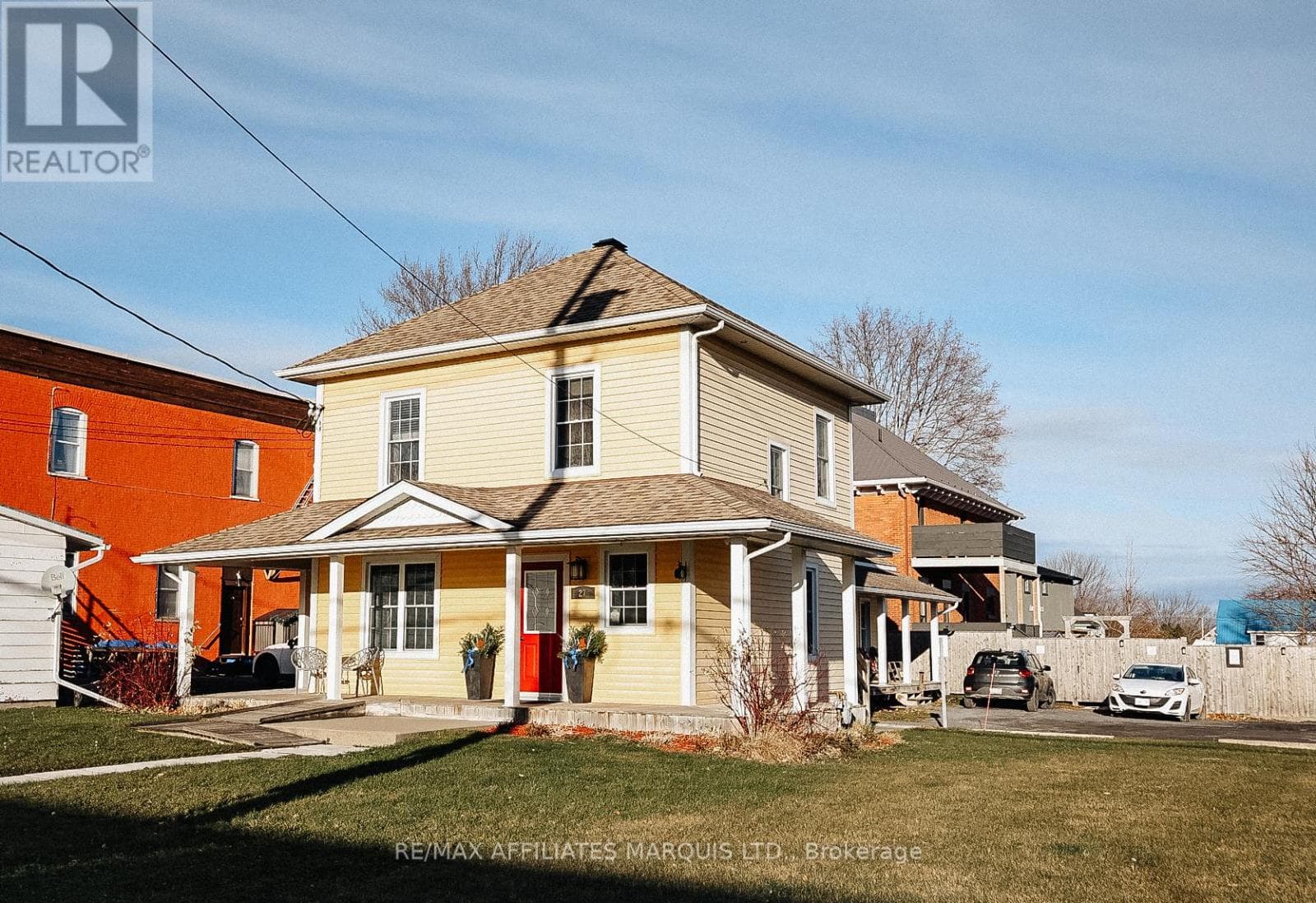 25-27 MAIN STREET N photo 3