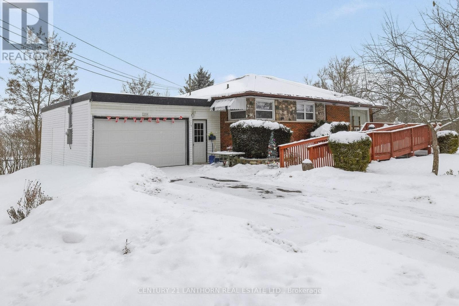 415 STANLEY AVENUE photo 2