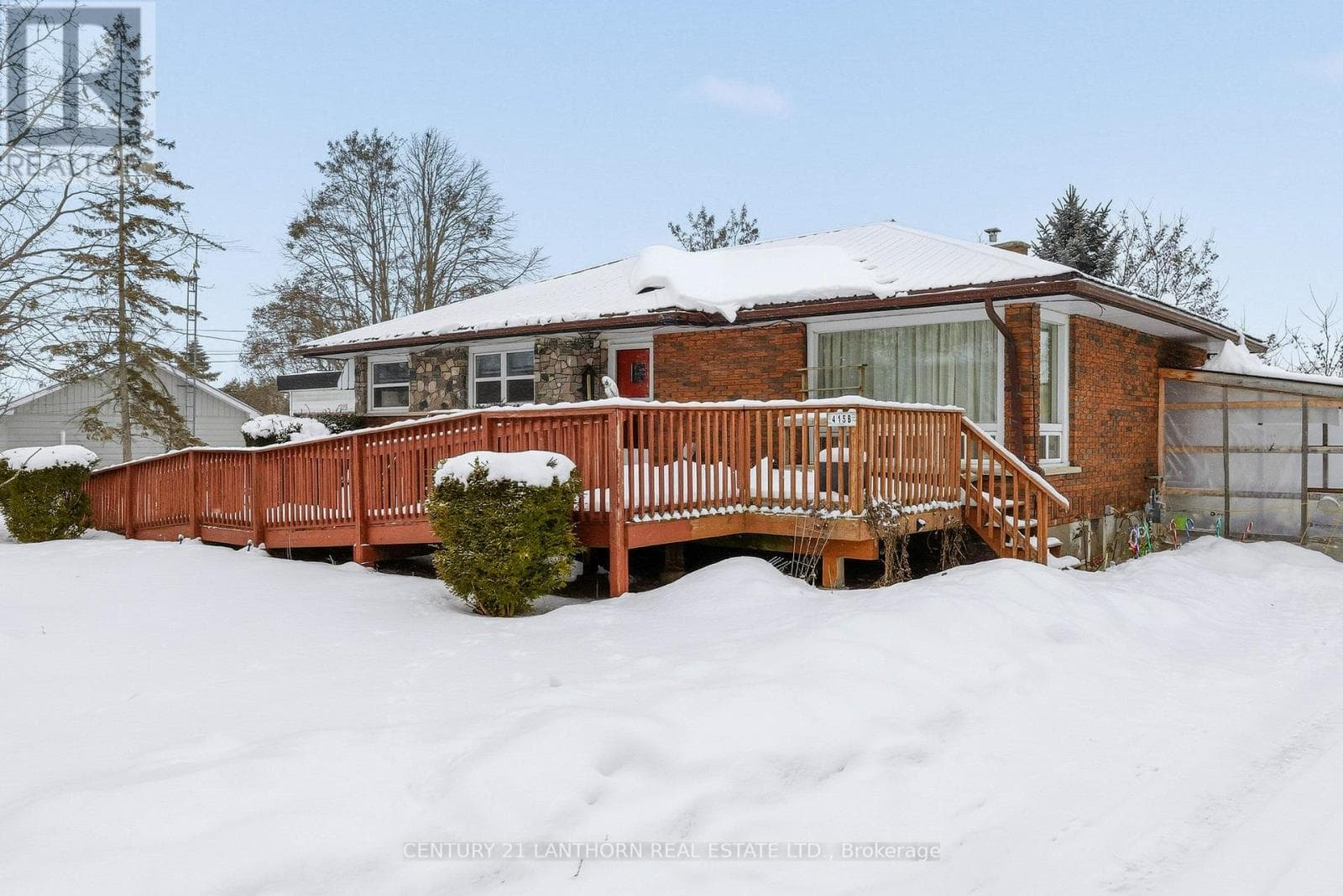 415 STANLEY AVENUE photo 3