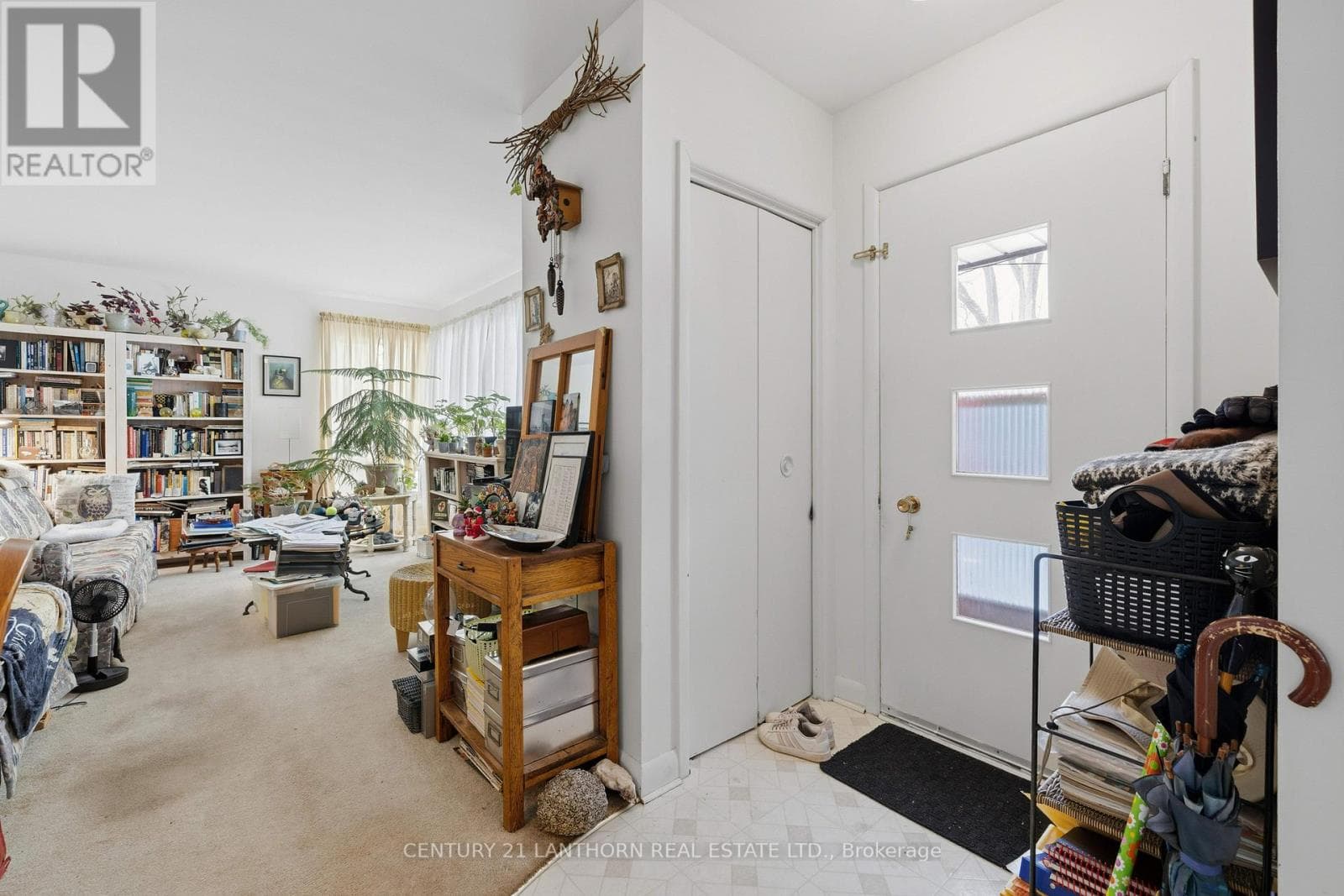 415 STANLEY AVENUE photo 4