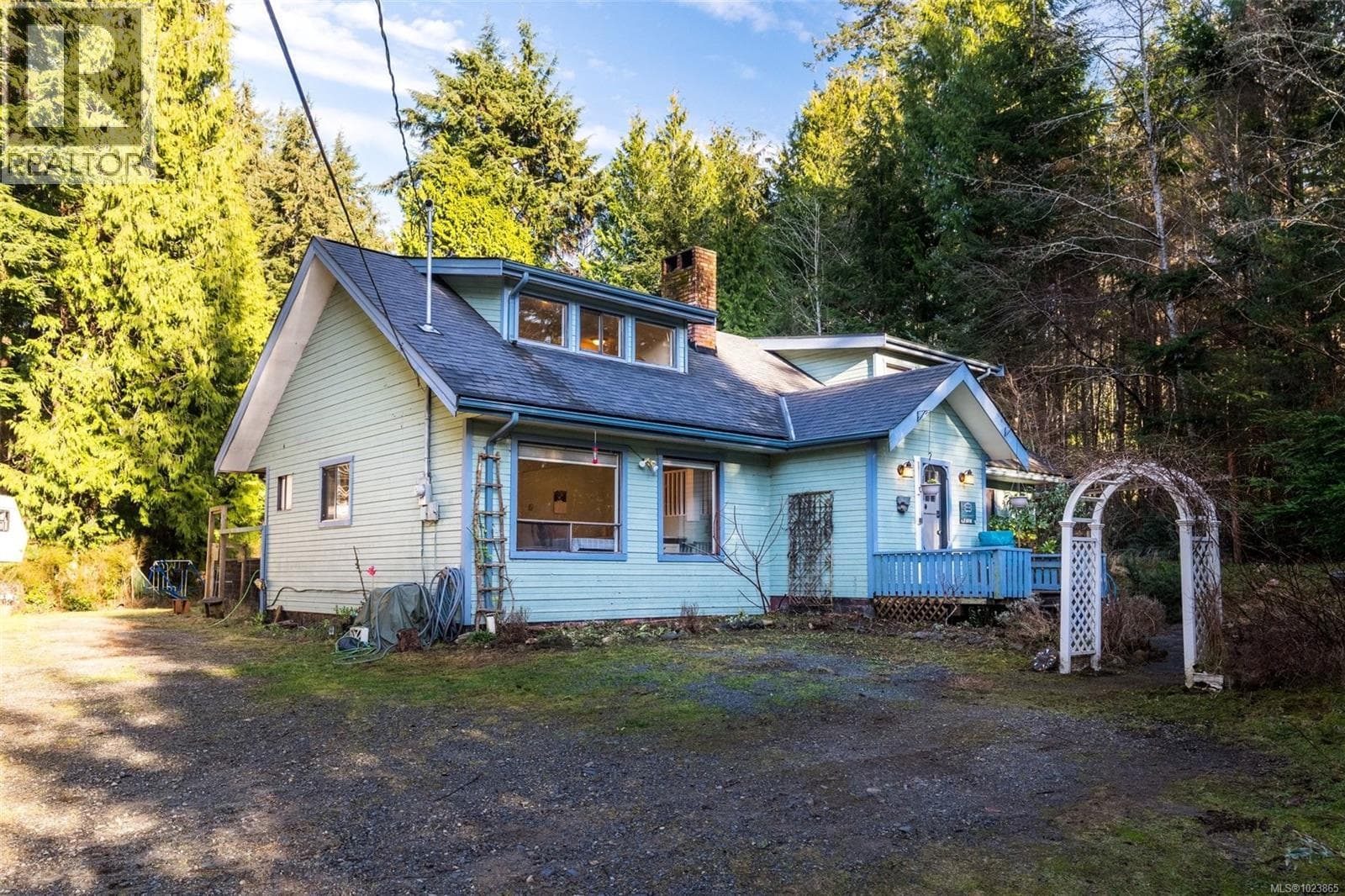 3 bed 2 bath single family at 2823 Woodhaven Rd — $699,900