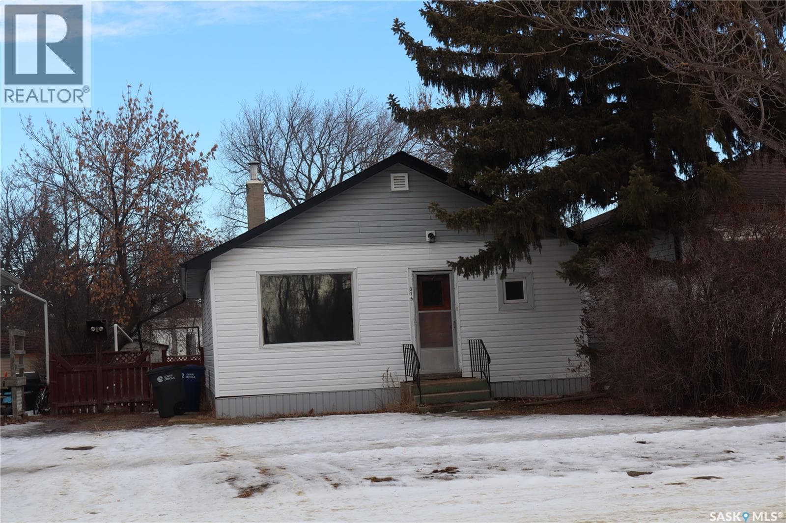 2 bed 2 bath single family at 315 7th AVENUE E — $69,900