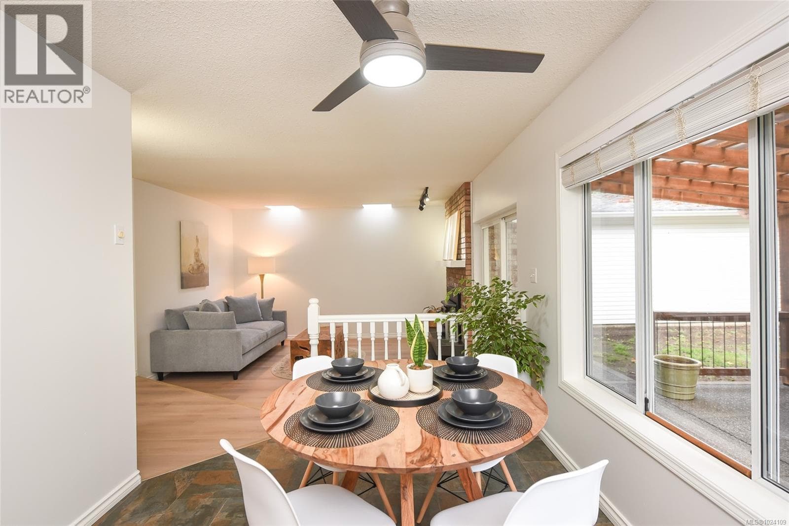 8868 Erickson Pl photo 3