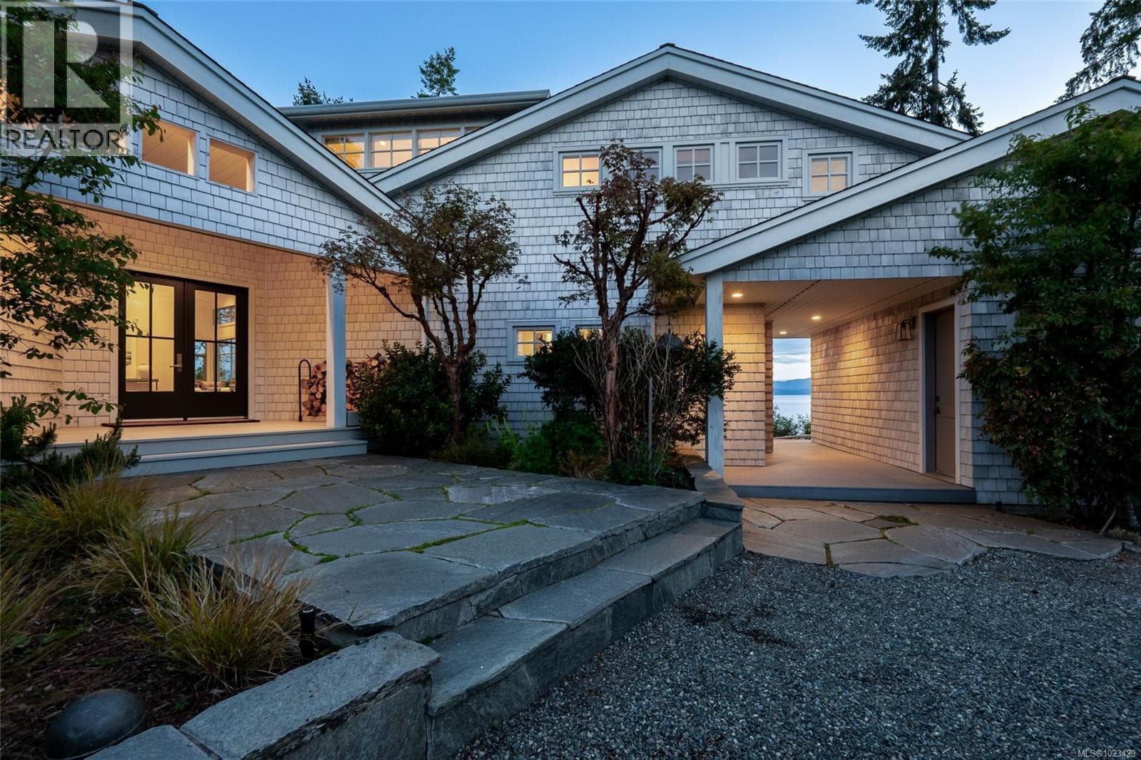 1341 Madrona Dr photo 2