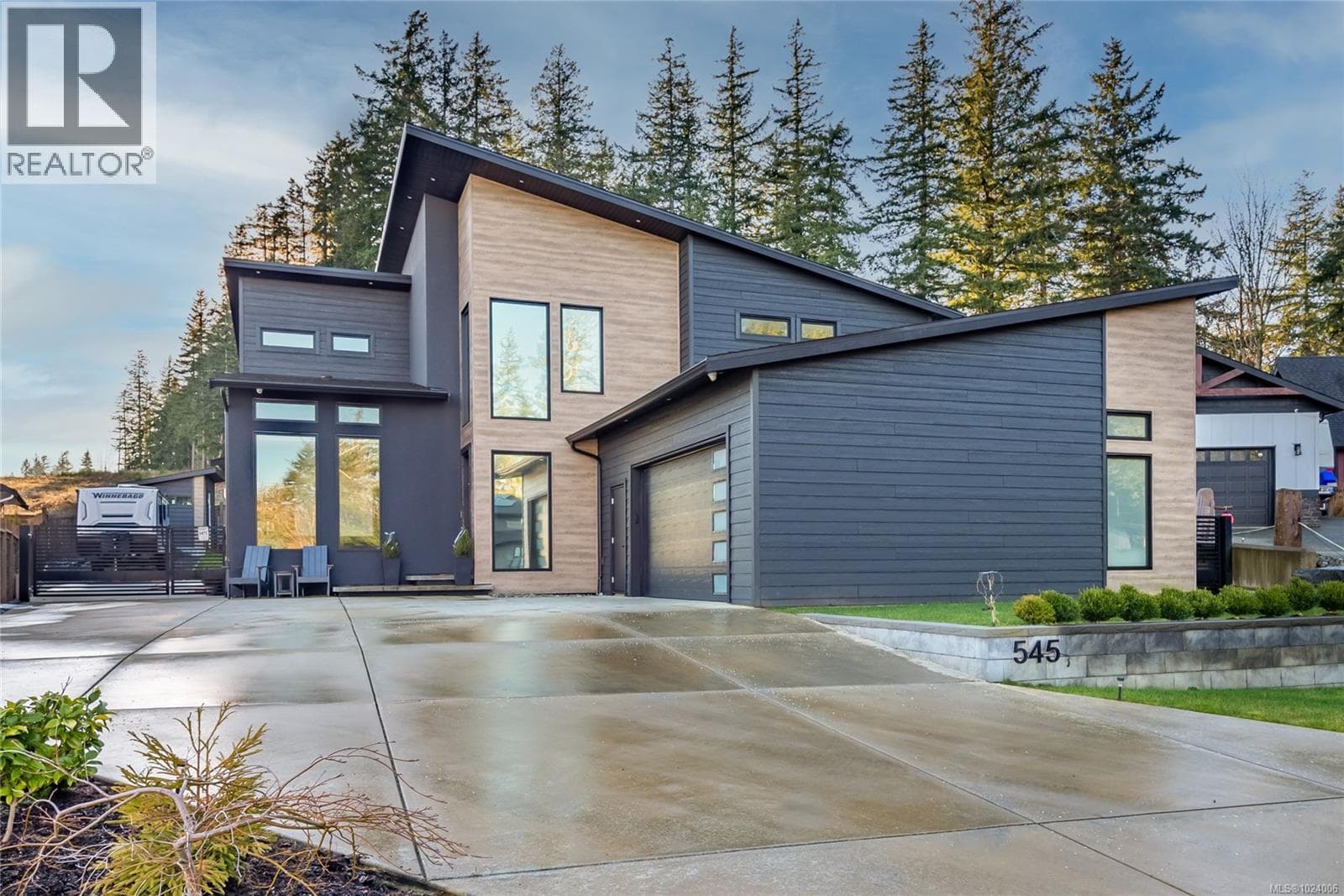 3 bed 3 bath single family at 545 Nebraska Pl — $1,579,800