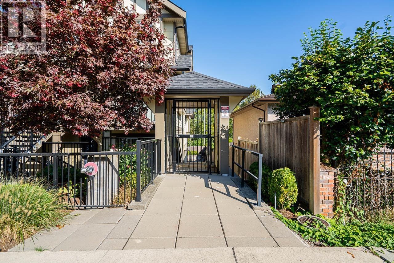 12 4033 DOMINION STREET photo 2