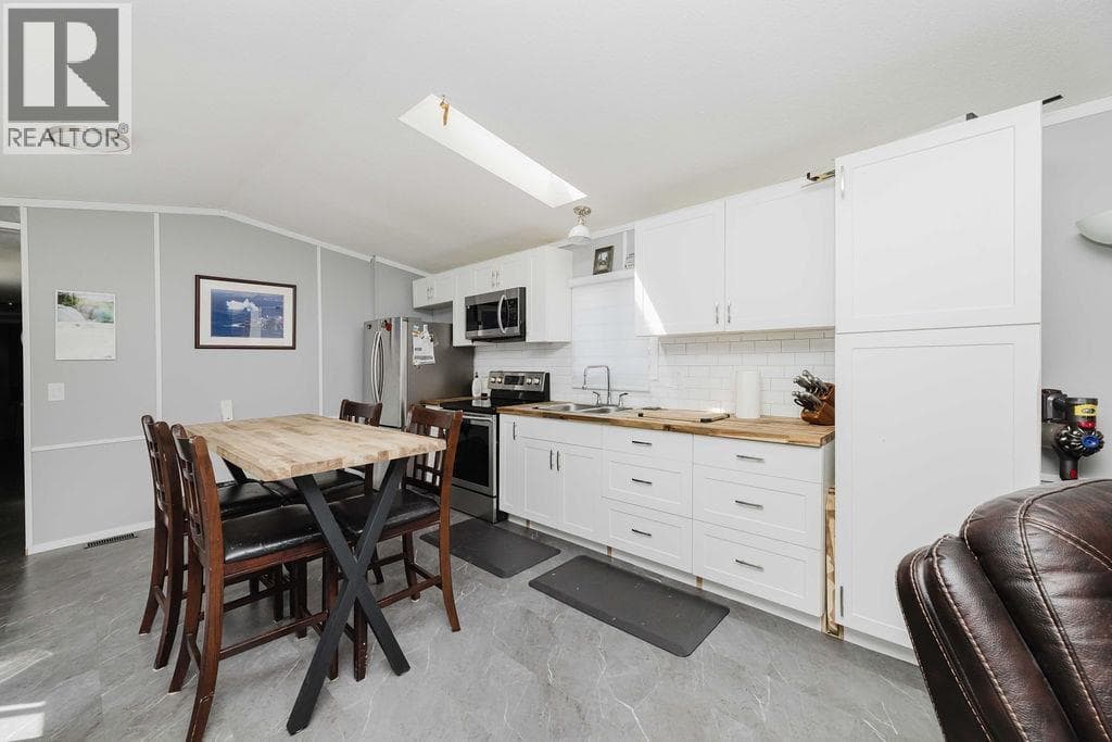 69 1413 SUNSHINE COAST HIGHWAY photo 5