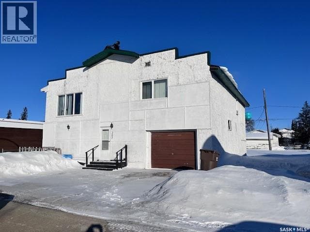 207 Kinistino AVENUE W