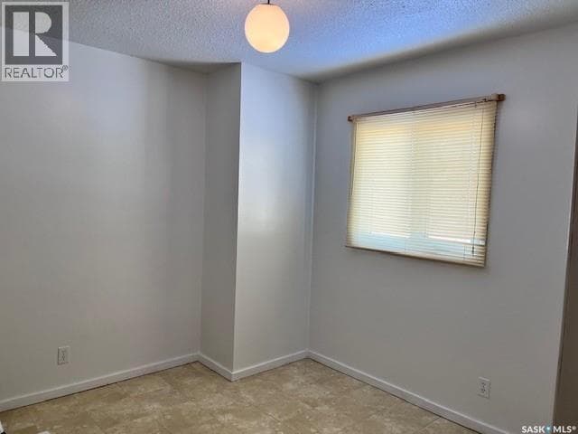 207 Kinistino AVENUE W — photo 2