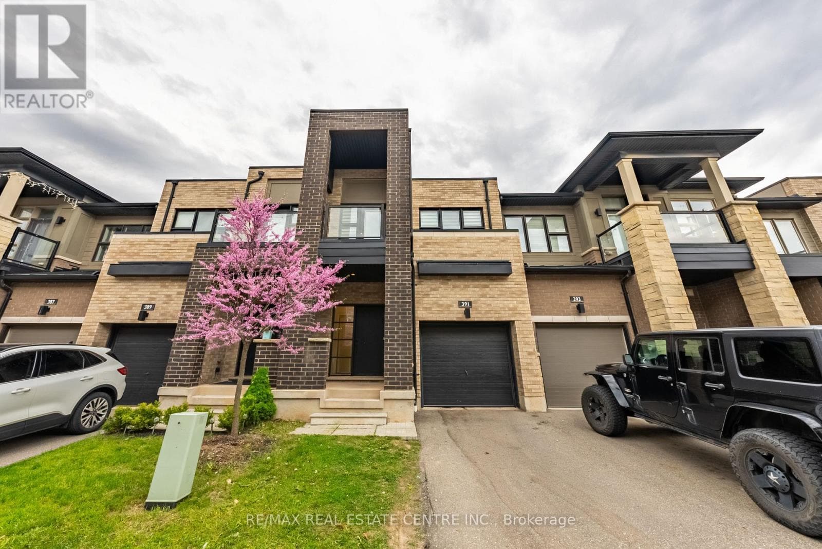 3 bed 3 bath single family at 391 ATHABASCA COMMON — $999,000