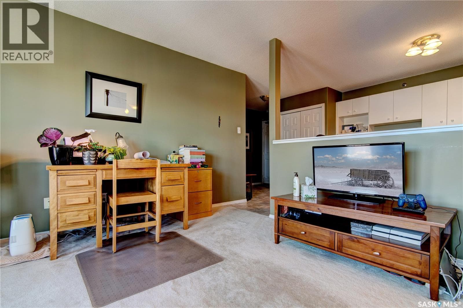 404 2203 Angus STREET — photo 4