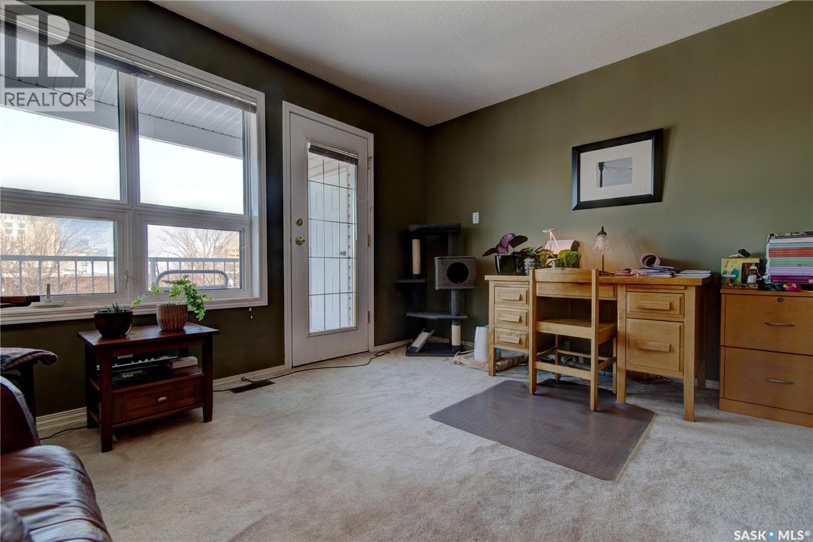 404 2203 Angus STREET — photo 5