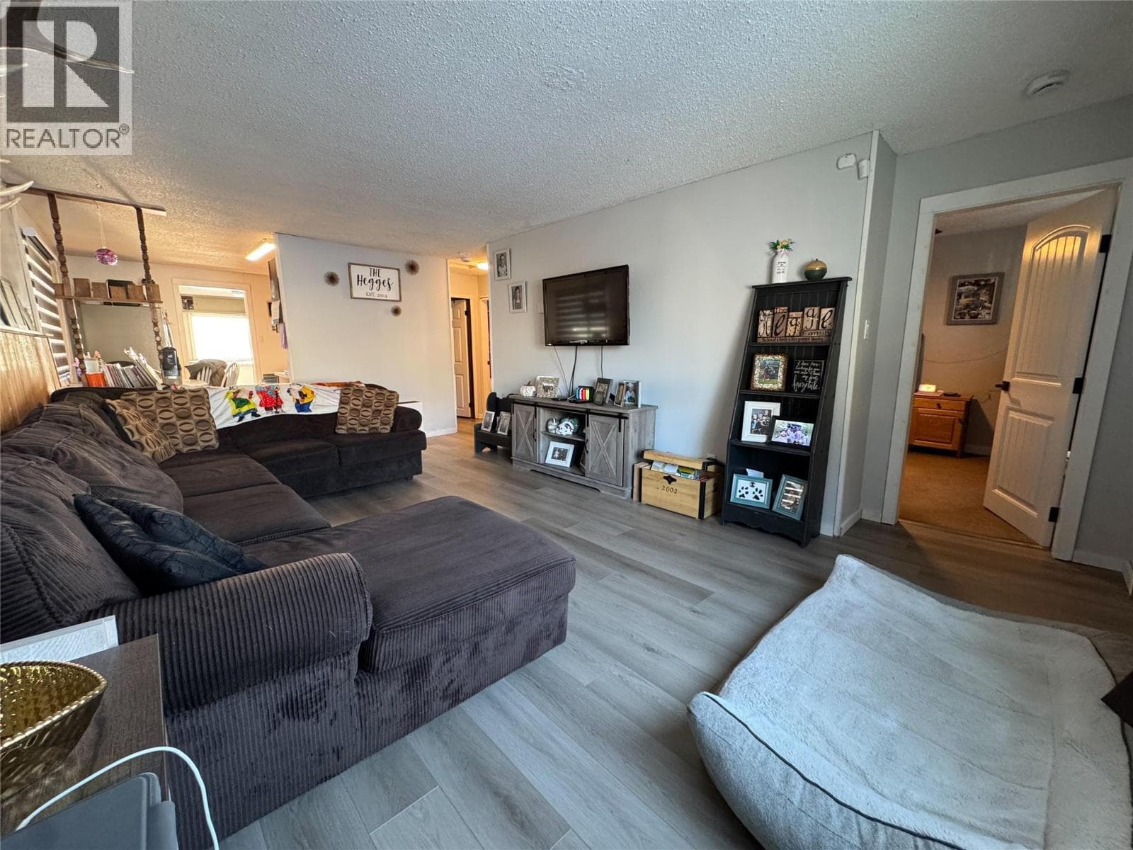 905 91 Avenue photo 5