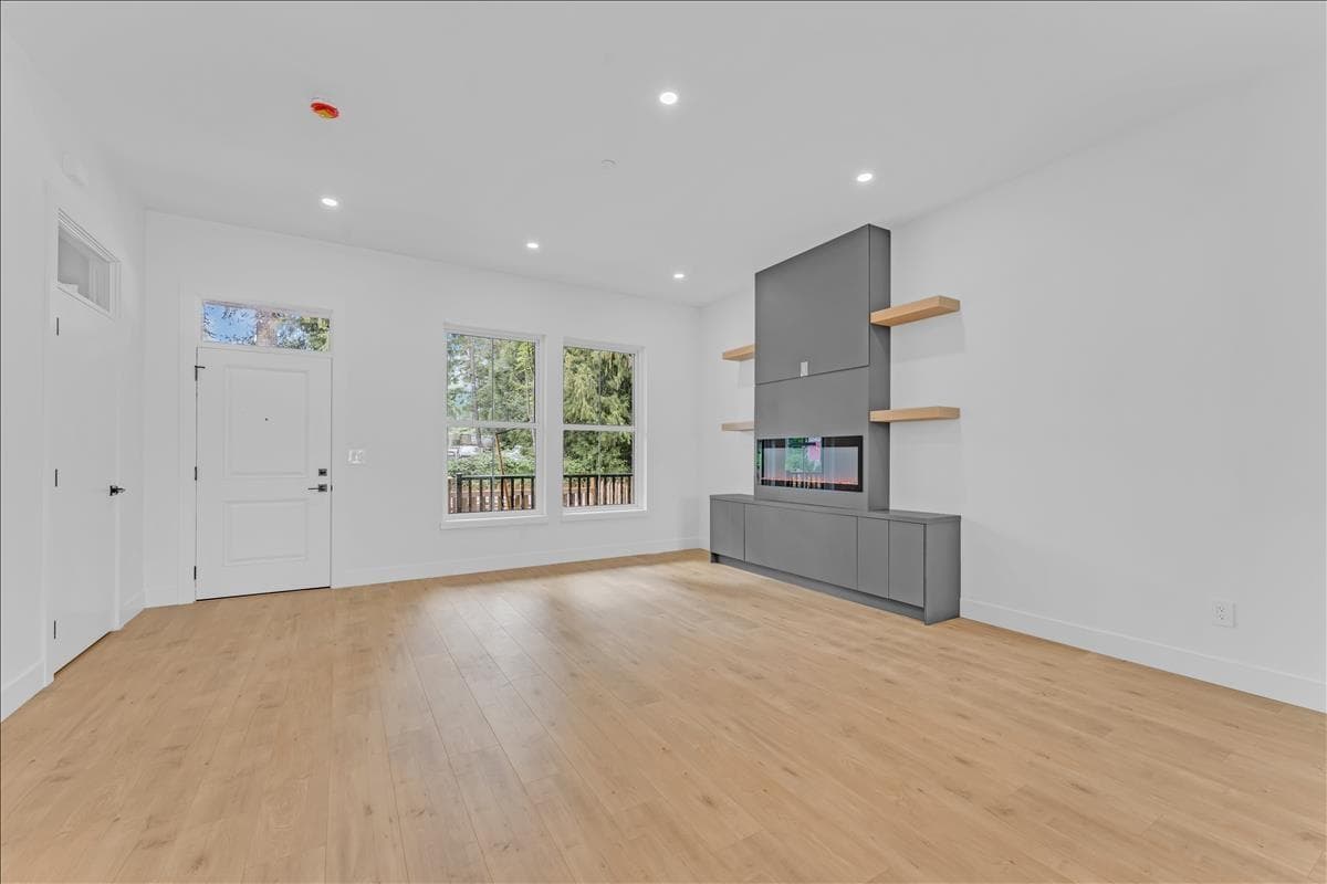 20487 74B AVENUE photo 3