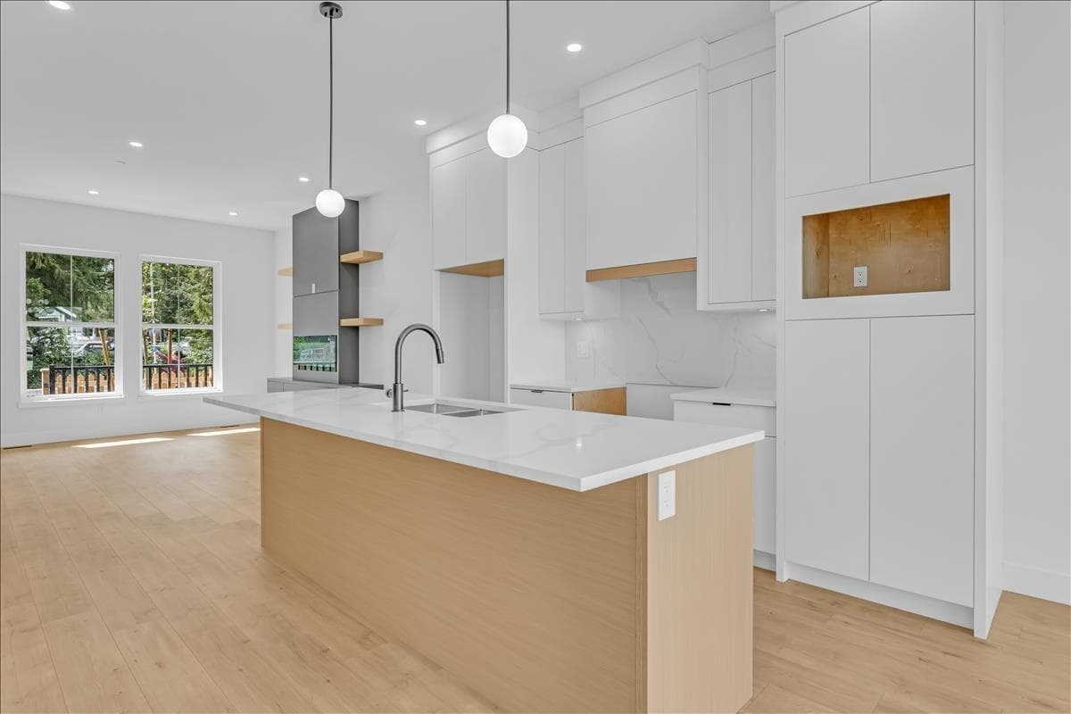 20487 74B AVENUE photo 5