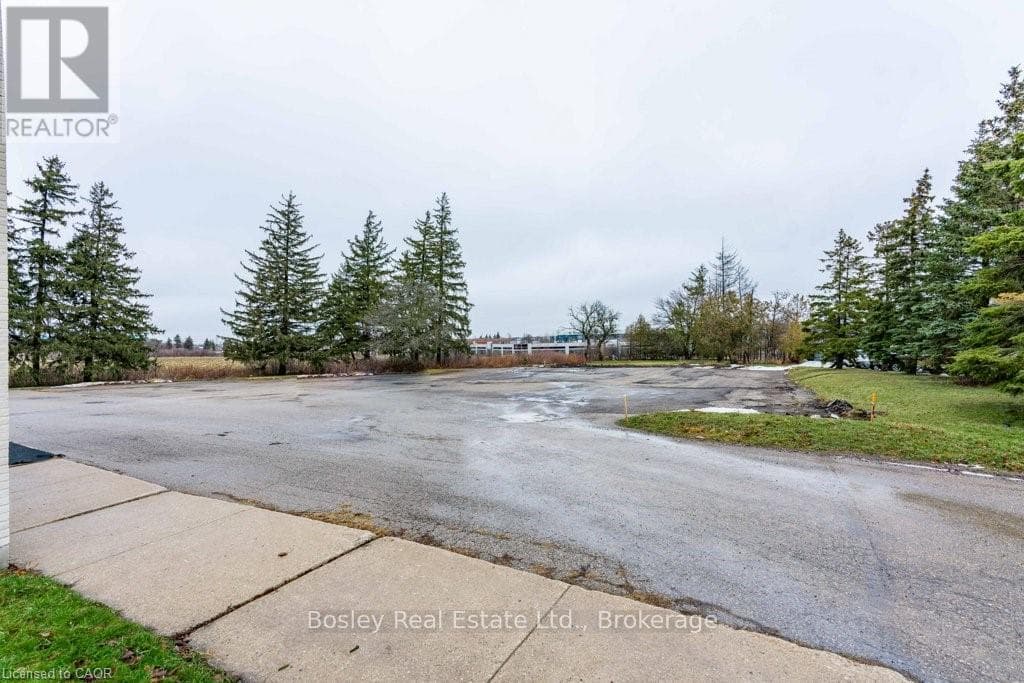 440 WEBER STREET N photo 2