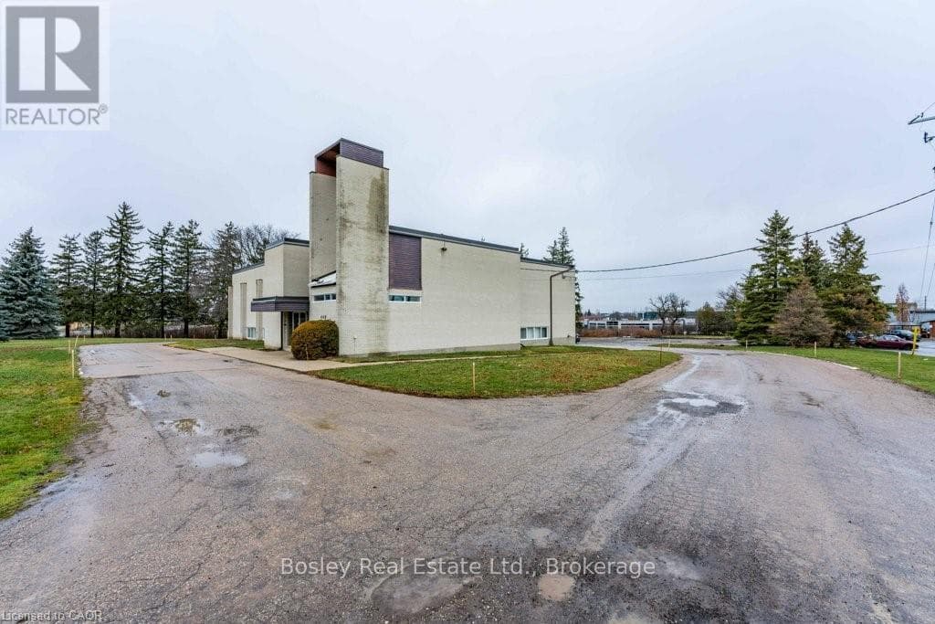440 WEBER STREET N photo 3