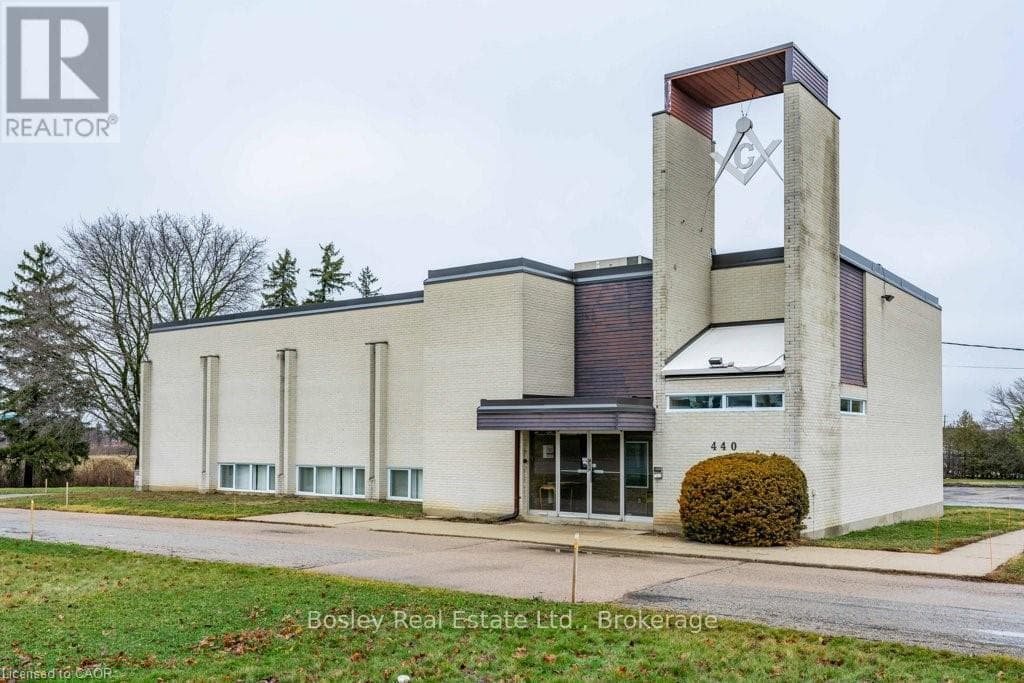 440 WEBER STREET N photo 4