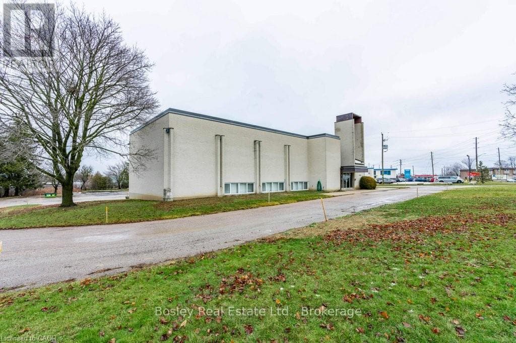 440 WEBER STREET N photo 5