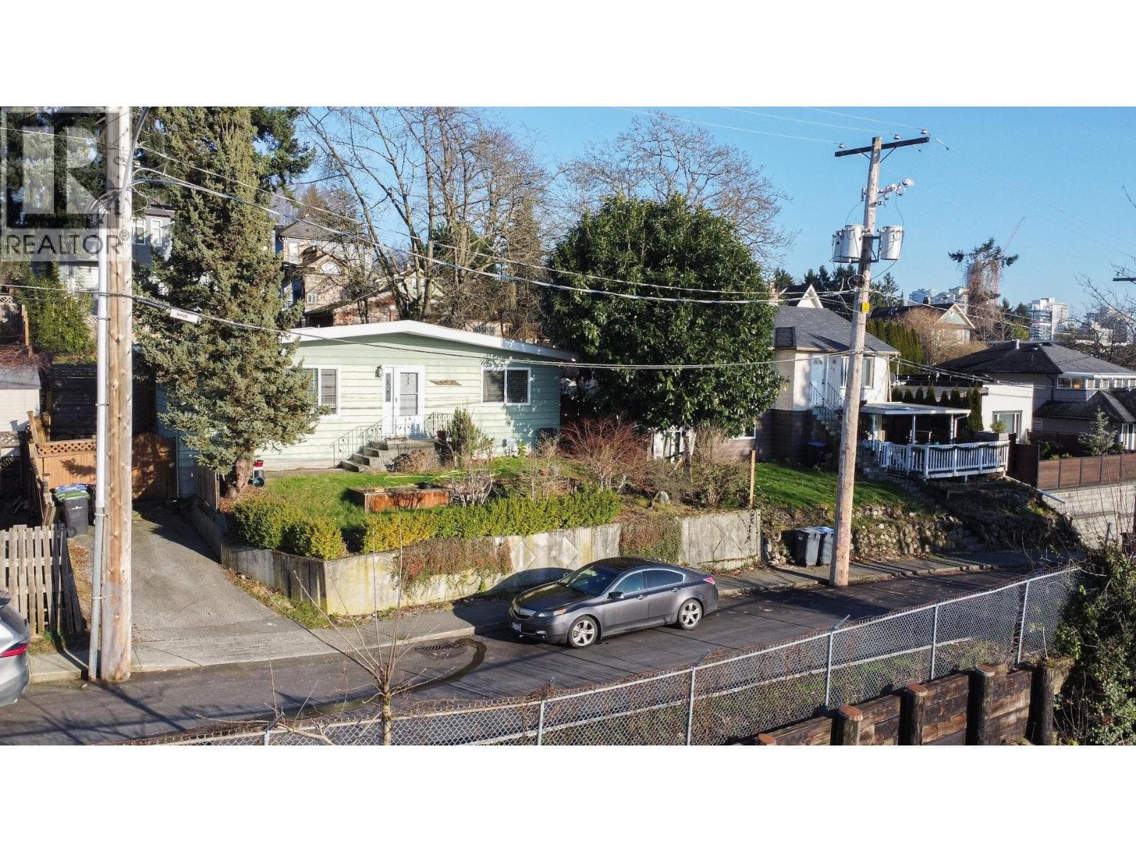 333 LOUELLEN STREET photo 2