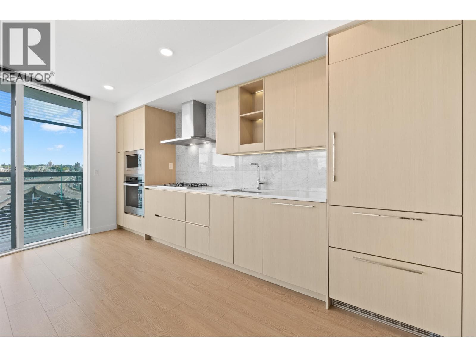 684 87 NELSON STREET photo 4
