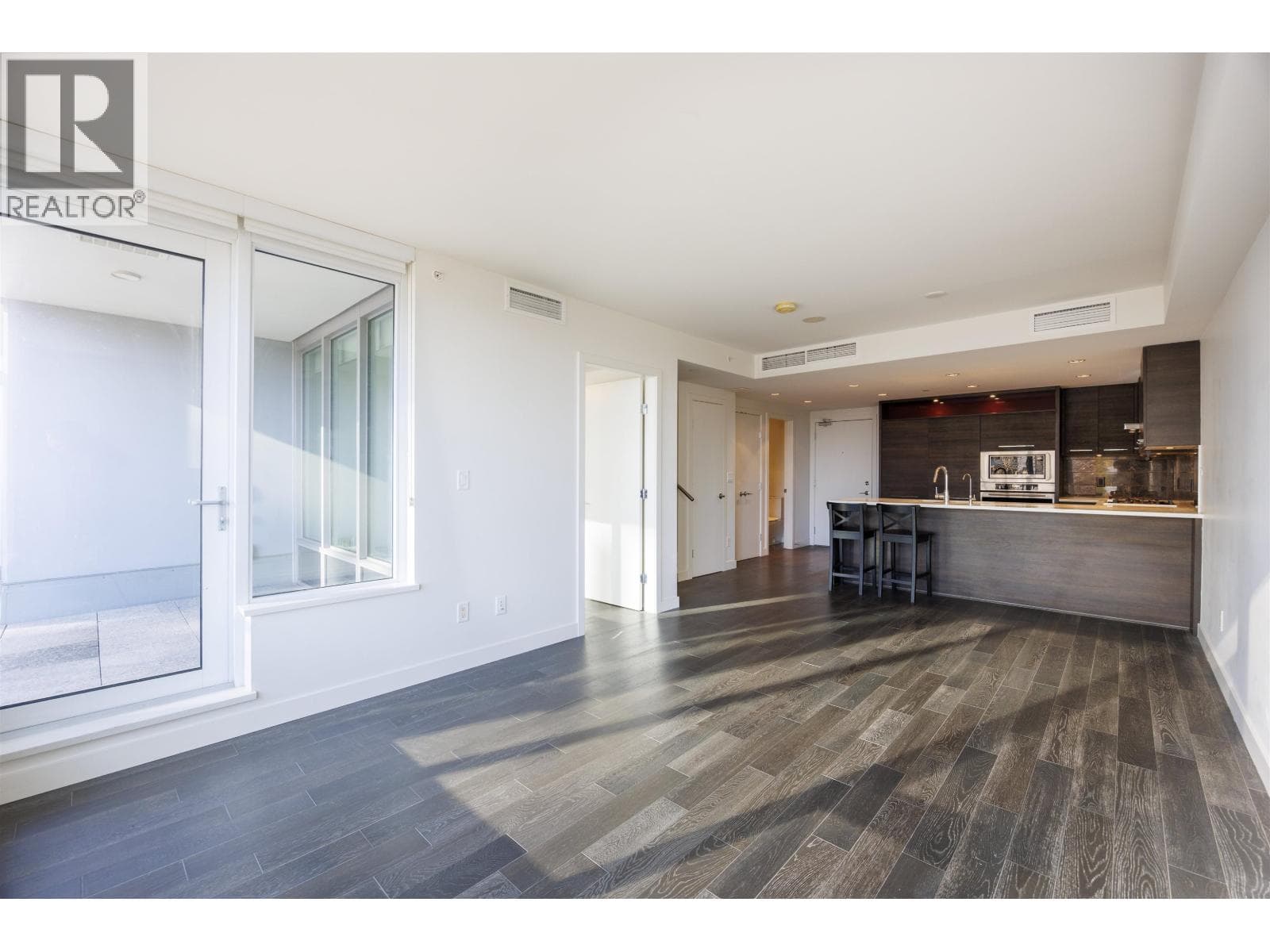 310 7468 LANSDOWNE ROAD photo 3