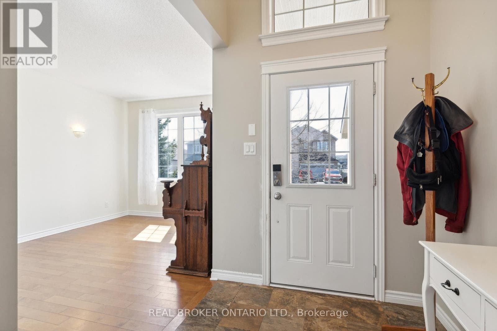 51 WATERSIDE DRIVE photo 4