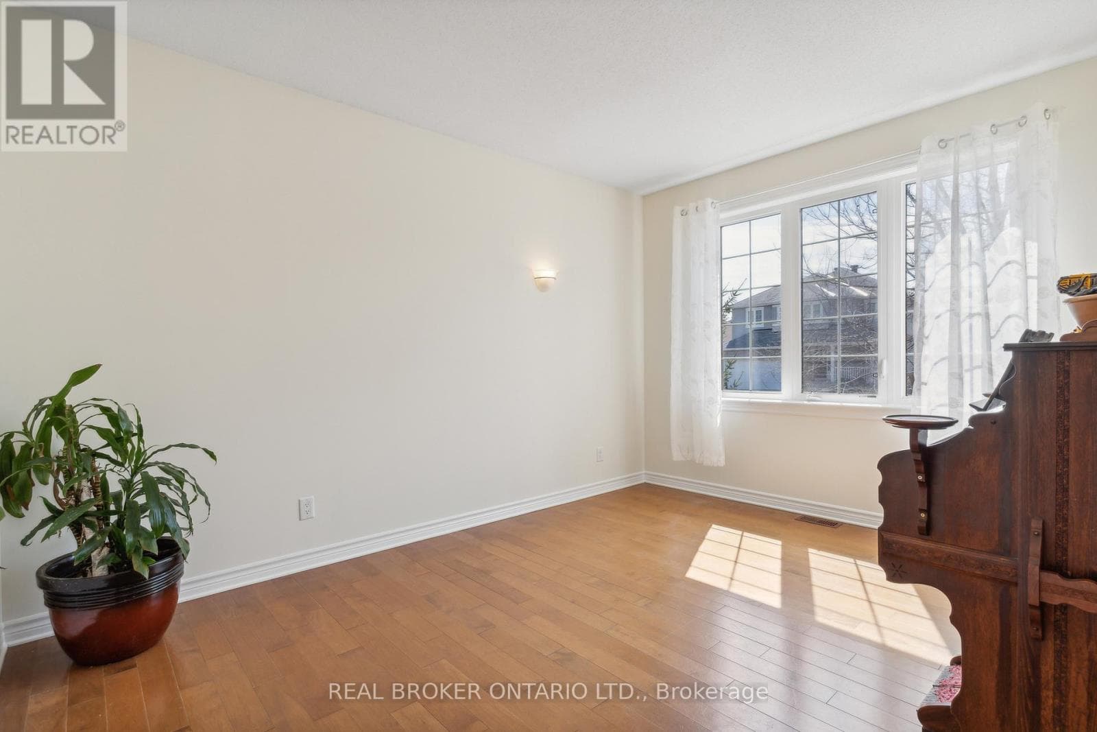 51 WATERSIDE DRIVE photo 5