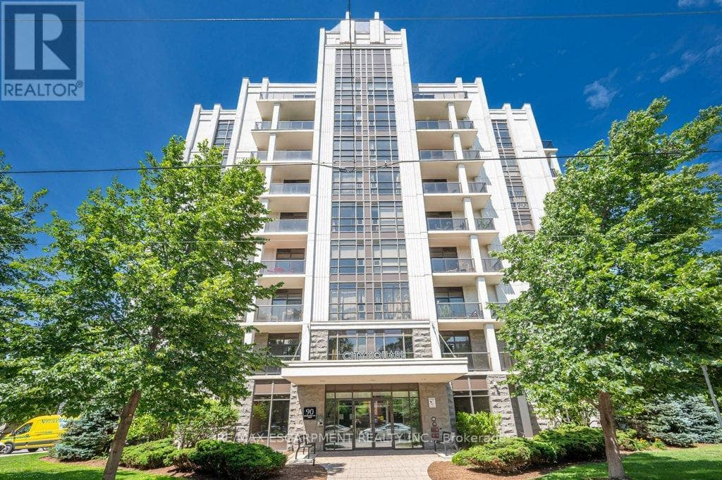 1 bed 1 bath single family at 302 - 90 CHARLTON AVENUE W — $329,900