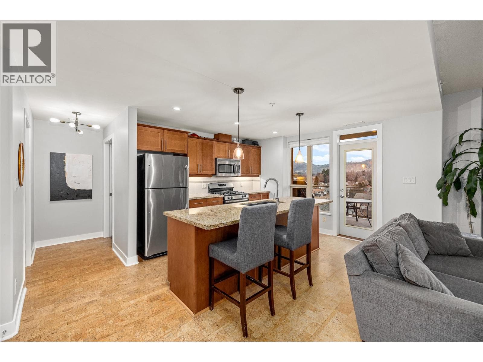 1160 Bernard Avenue Unit# 504 photo 2