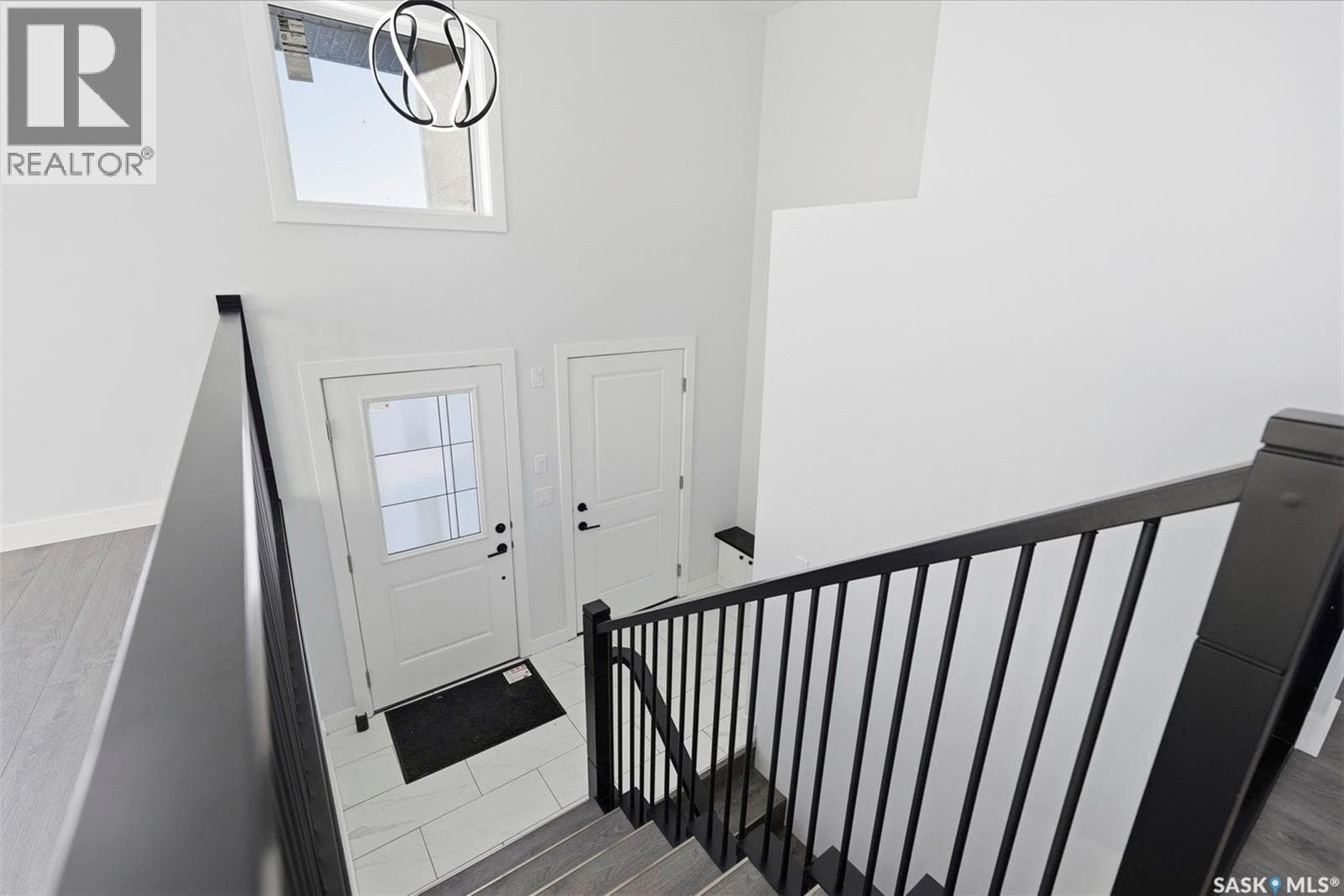 400 Eldorado STREET — photo 3