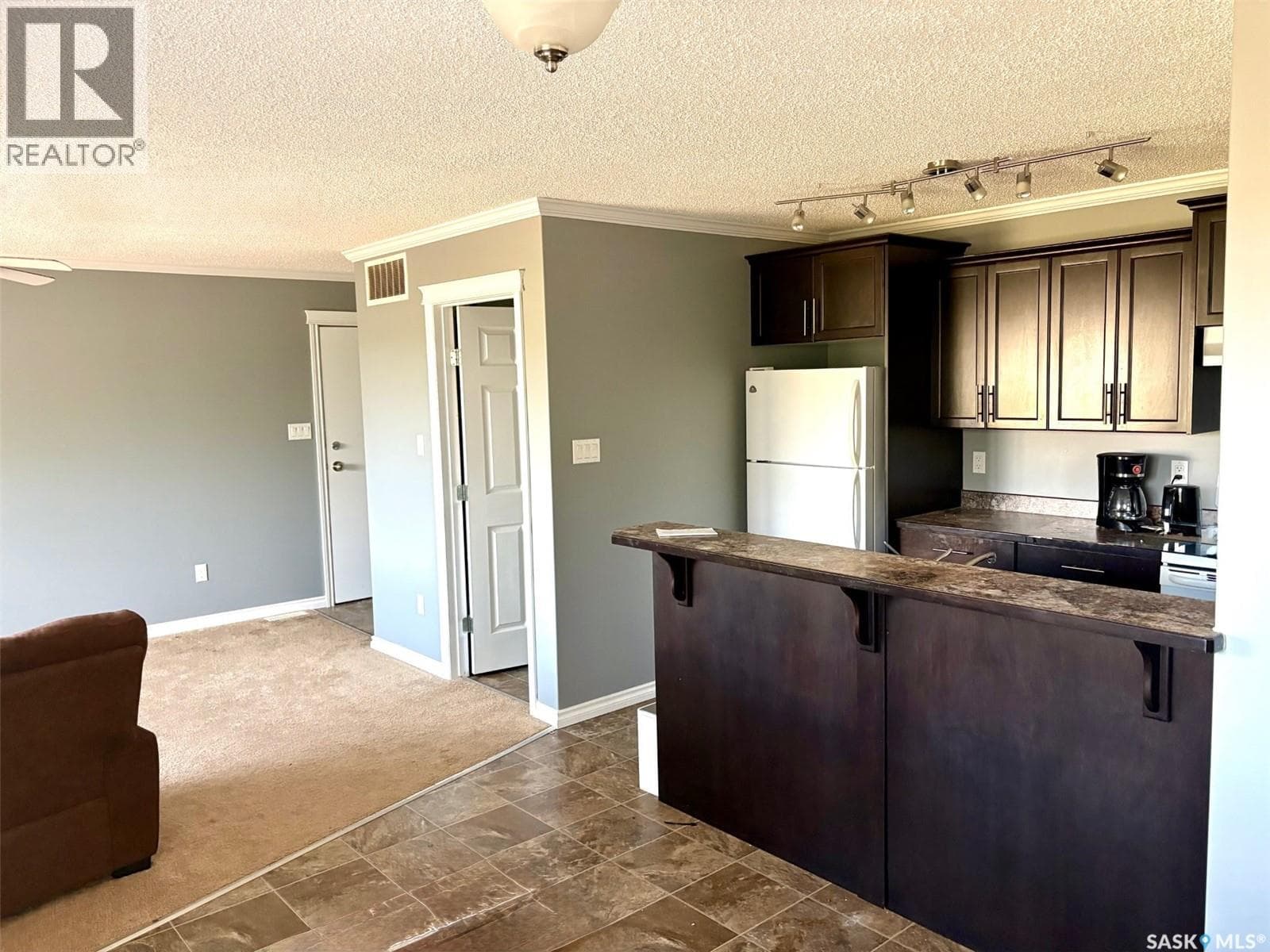 322 James STREET — photo 4