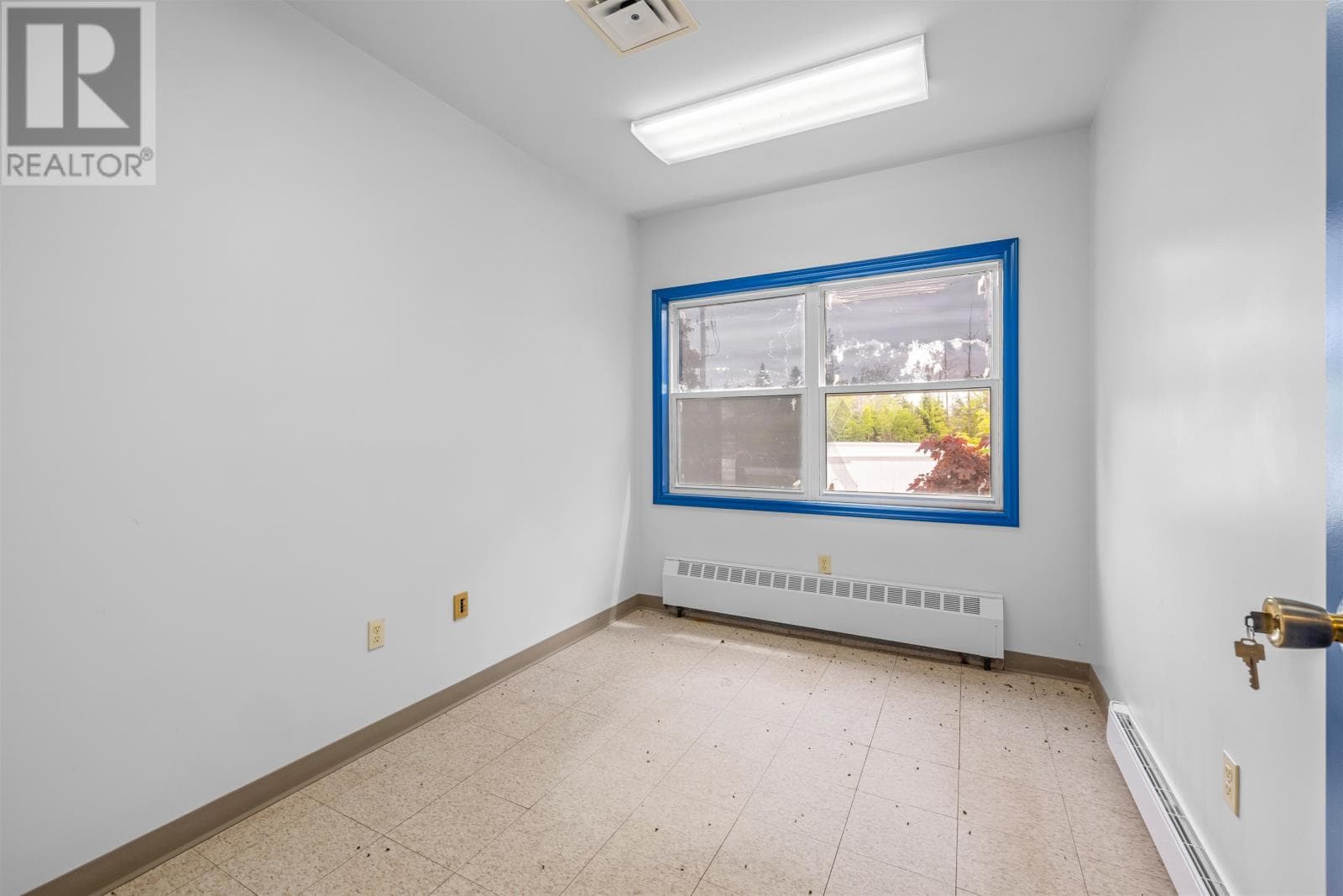 6431 Commercial Road photo 2