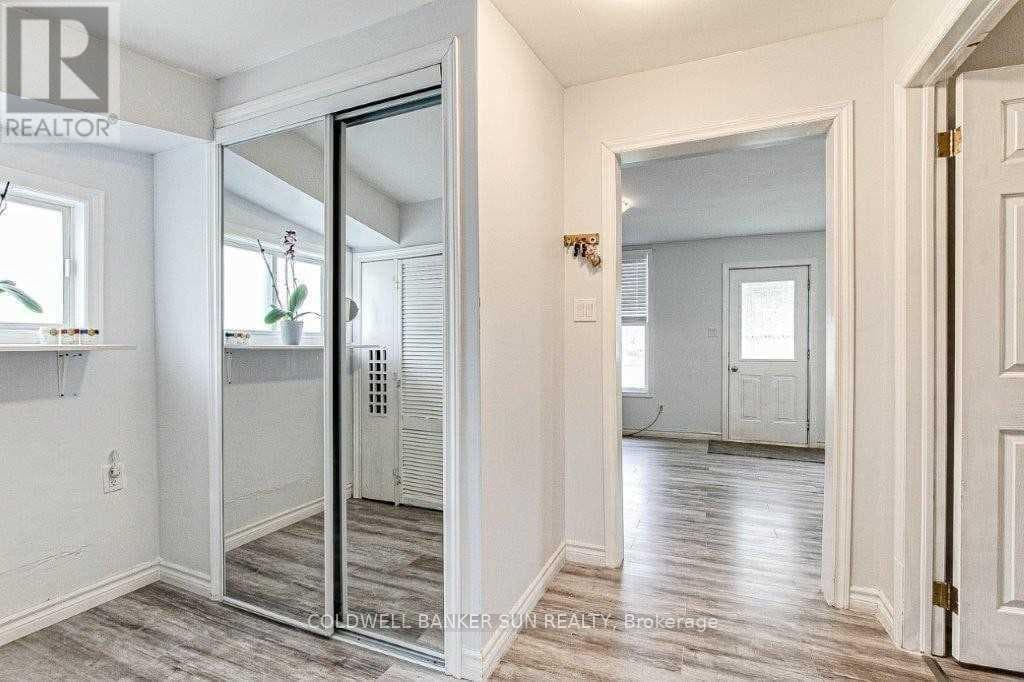 888 NELLIS STREET photo 5