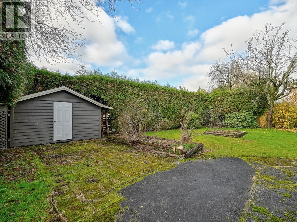 6031 ALTA COURT photo 4
