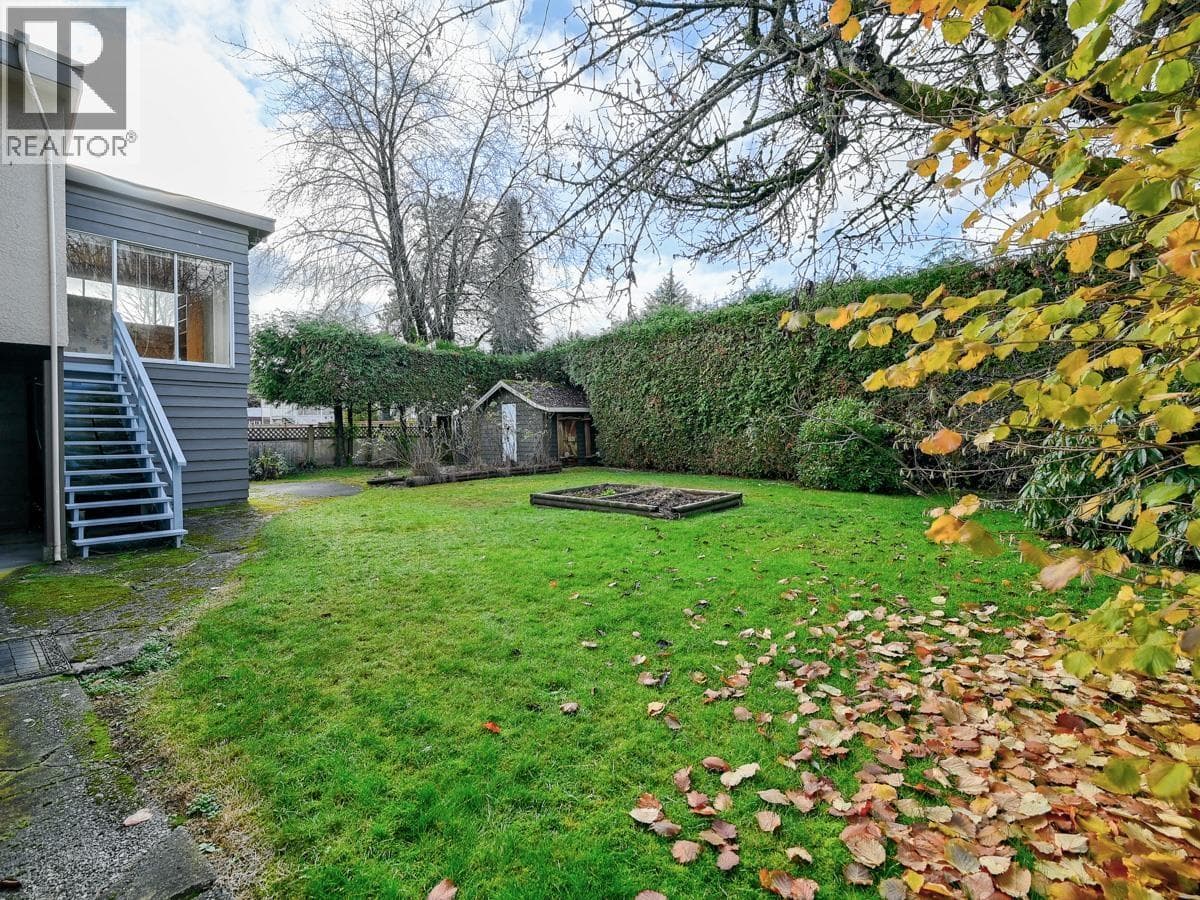 6031 ALTA COURT photo 2