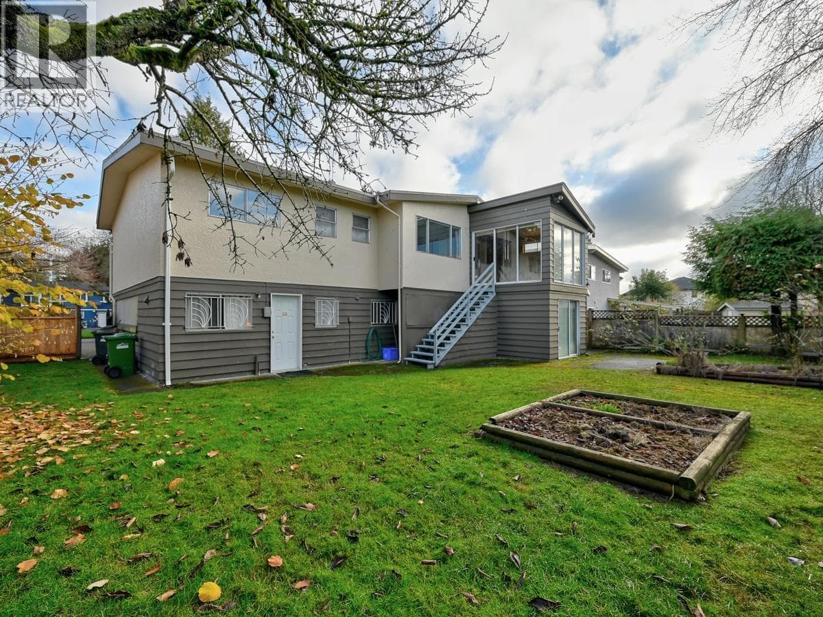 6031 ALTA COURT photo 3