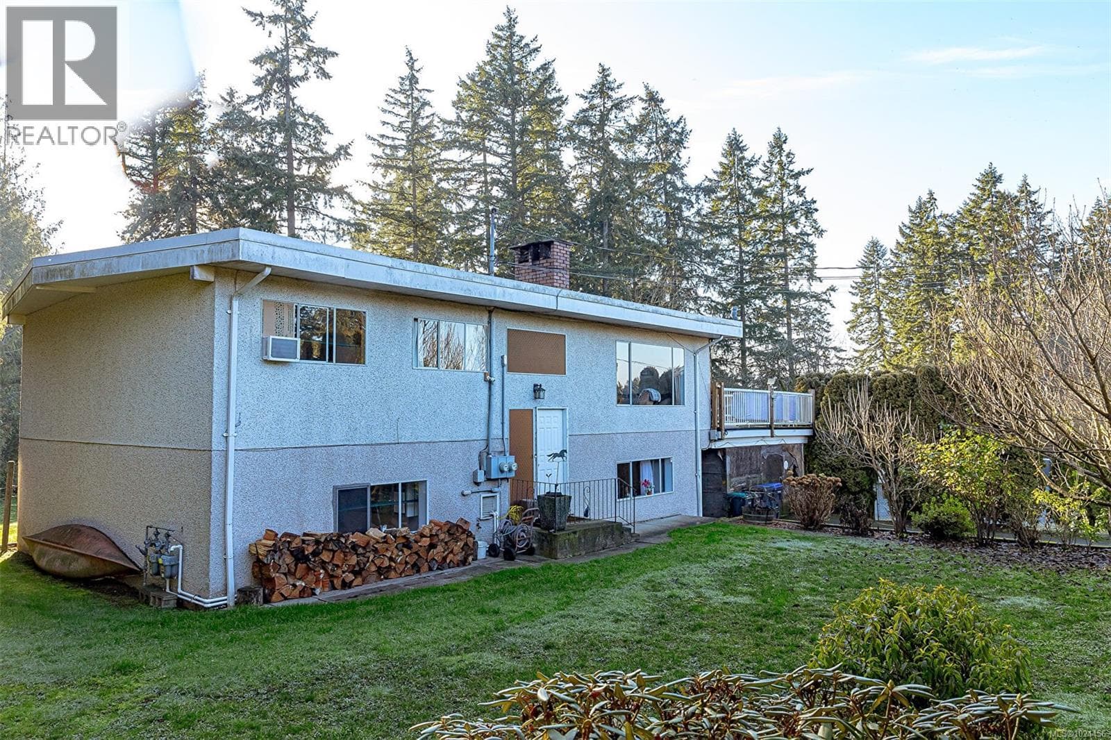 2139 Hemer Rd photo 3