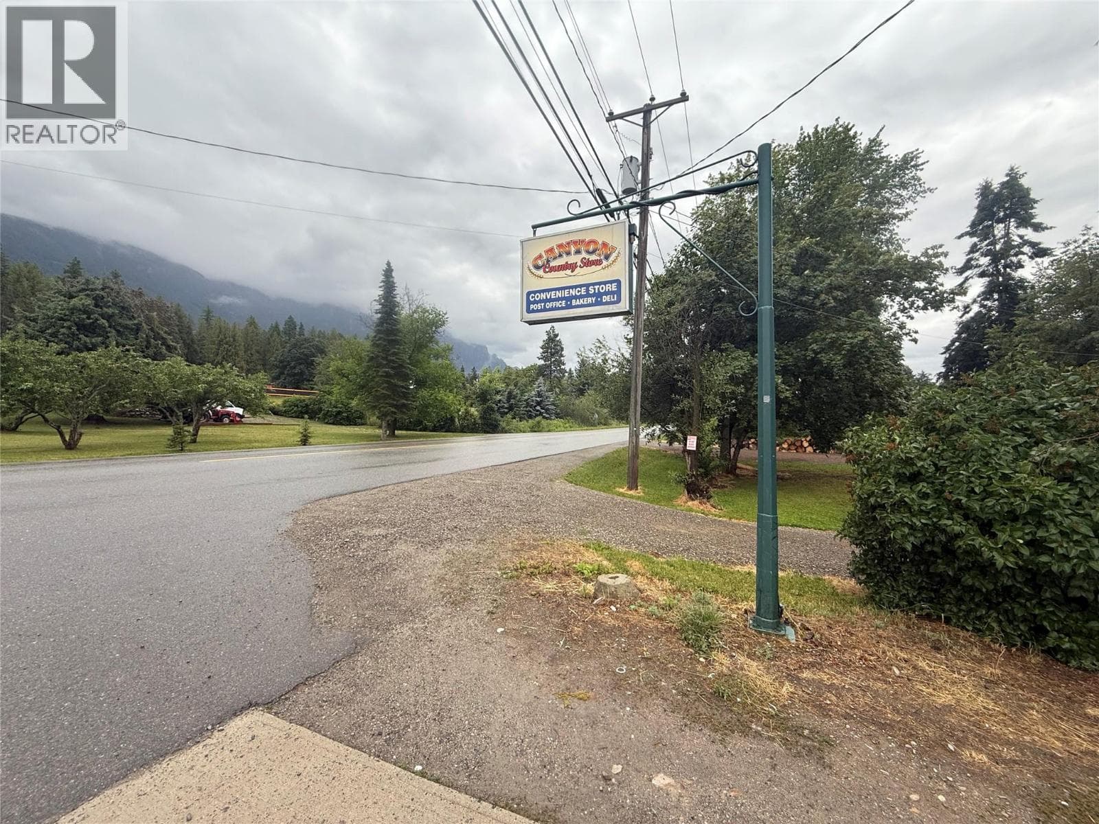 4493 CANYON-LISTER Road photo 3