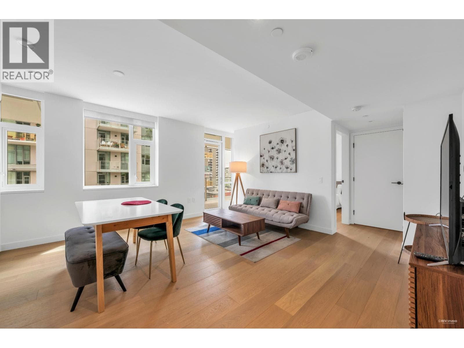 906 1180 BROUGHTON STREET photo 2
