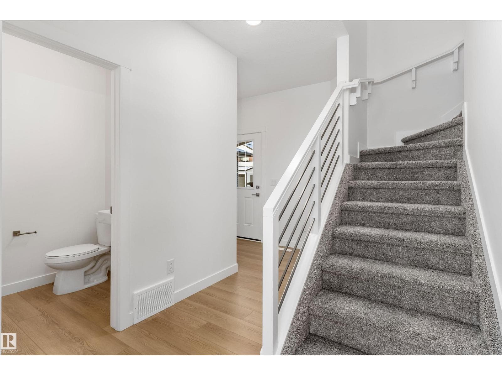 740 ASTORIA WY — photo 4