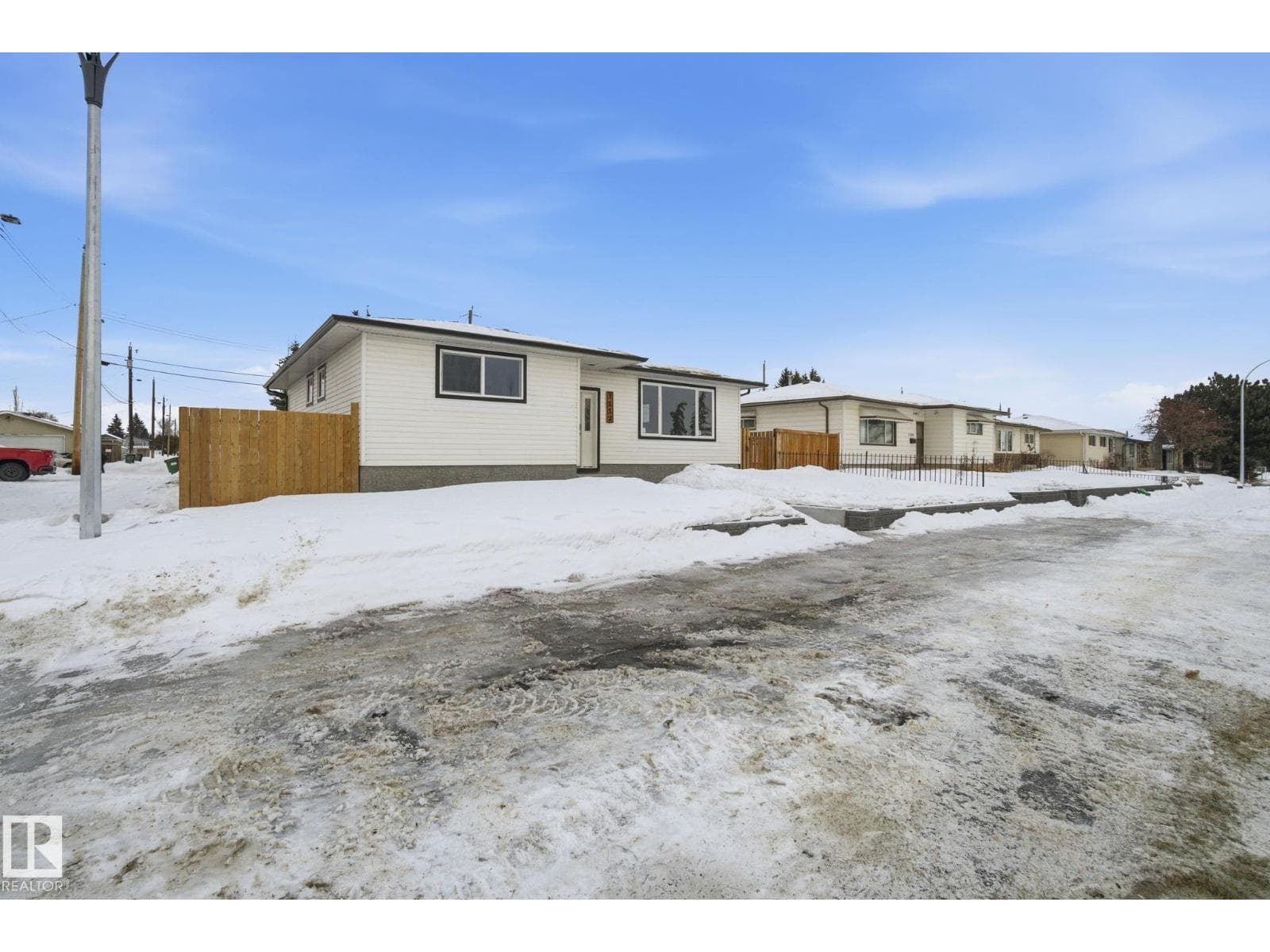 7112 132 AV NW — photo 3